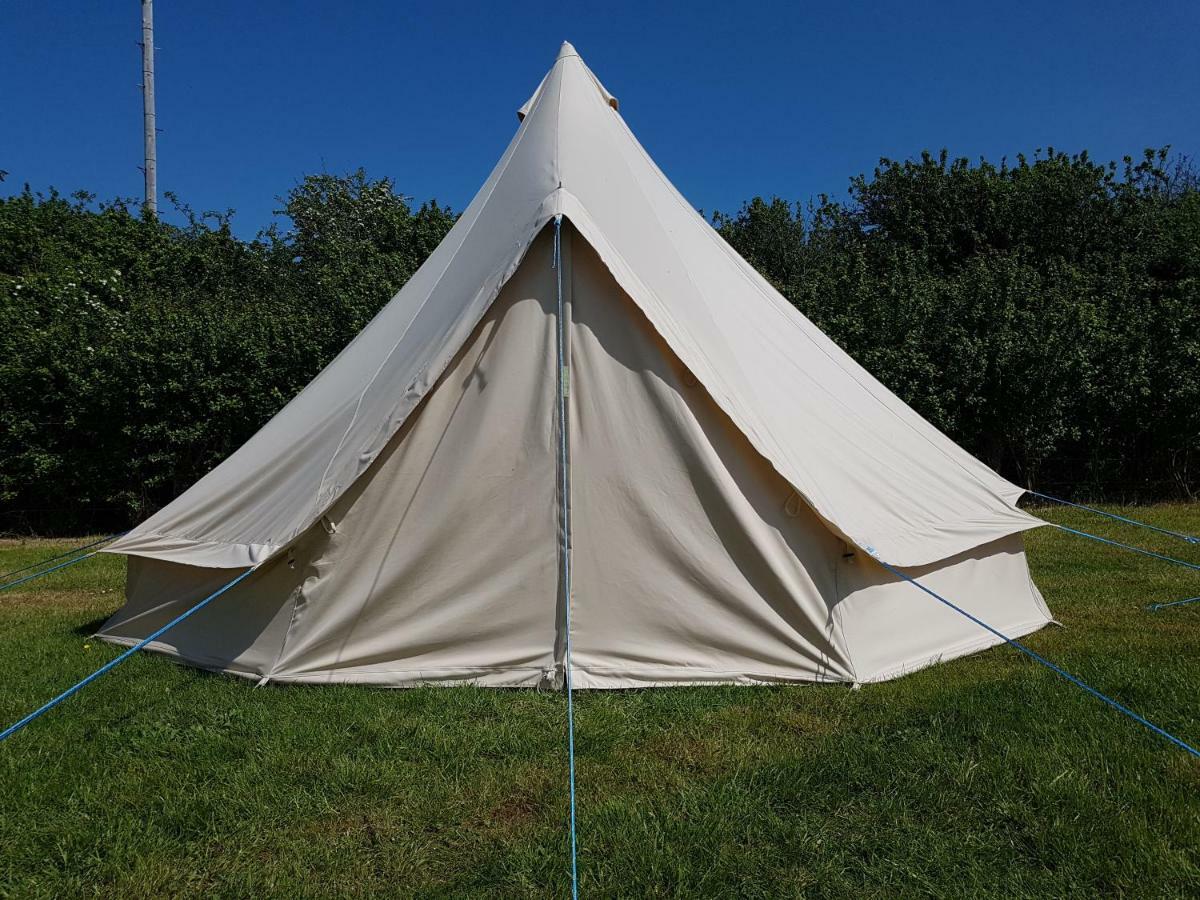 Herston Caravan & 3*