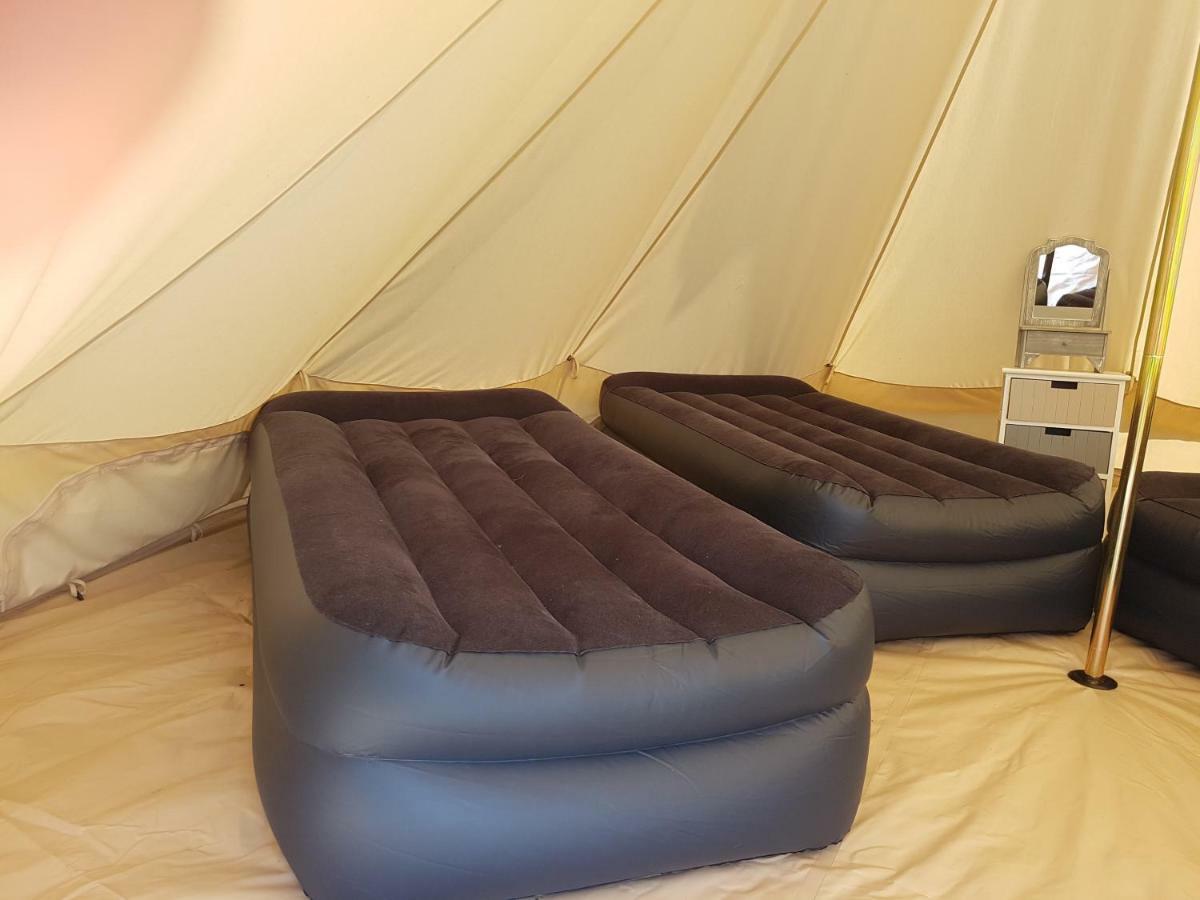 Herston Caravan & 3*
